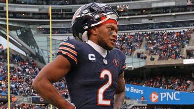 SHOCKING NEWS: 27-Year-Old Bears Star D.J. Moore Stuns NFL with Unexpected Retirement and Heartfelt Explanation.