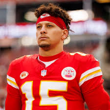 GOOD NEWS : Latest development chicago bears confirm the signing of kansas city QB Patrick Mahomes for a record fee of $209.5 million signing a five year contract with the bears.